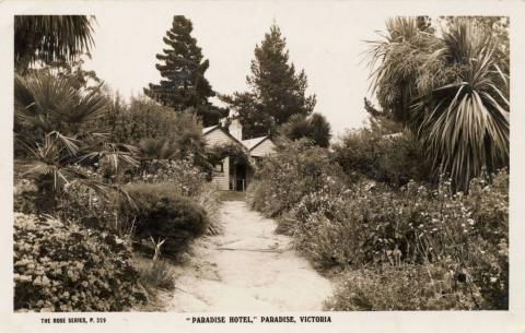 Paradise Hotel, Clematis