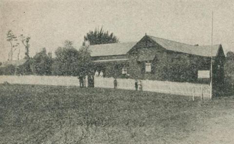 Avonsleigh House, Emerald, 1918-20