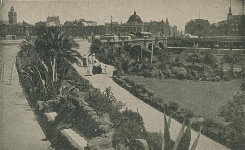 Princes Bridge, looking from Alexandra Gardens, Melbourne, 1918