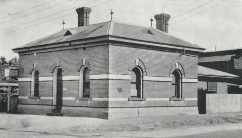 Customs House, Echuca, 1968