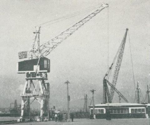Electric crane, Port of Melbourne, 1947