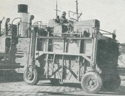 Timber handling equipment, Port of Melbourne, 1947