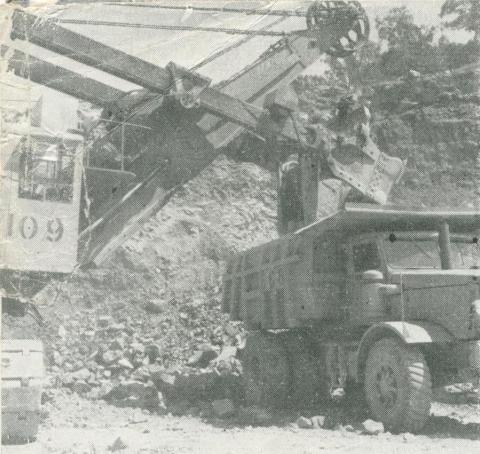 Electric shovels at the quarry, Upper Yarra Dam, 1954