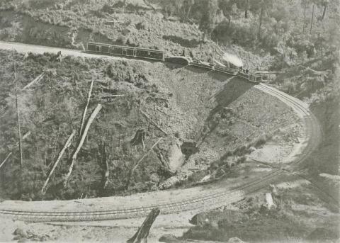 Horse Shoe Bend, Moe-Walhalla Railway, Walhalla, c1910