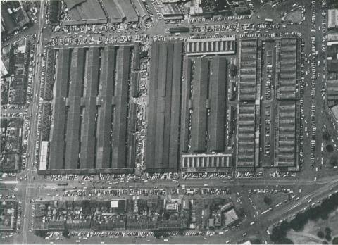 Queen Victoria Market on a busy day, Melbourne, 1957