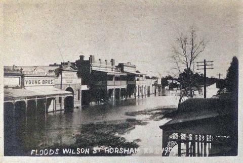 Floods, Wilson Street, Horsham, 1909