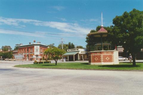 Rushworth, 2001