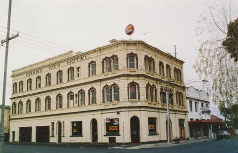 Grandview Hotel, Pearson and Hunter Streets, Brunswick West, 2005