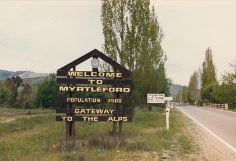 Welcome to Myrtleford sign, 1987