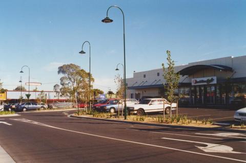 Hamilton Place, Mount Waverley, 2000