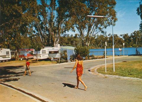 Camping Ground on the edge of Lake Victoria, Shepparton