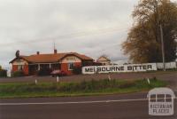 Bridge Hotel, Bungaree, 2000