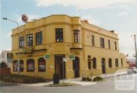 Sporting Club Hotel, 27 Weston Street, Brunswick, 2005