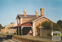 Kangaroo Flat railway station, 2007