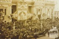Duke and Duchess of York visit Prahran Town Hall, April 1927