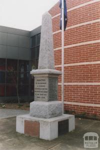 Glenroy war memorial and RSL, 2010