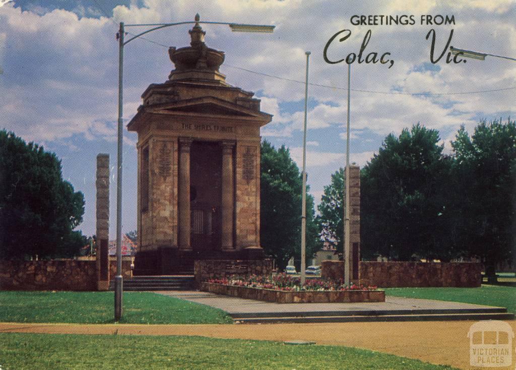 The impressive War Memorial, Colac