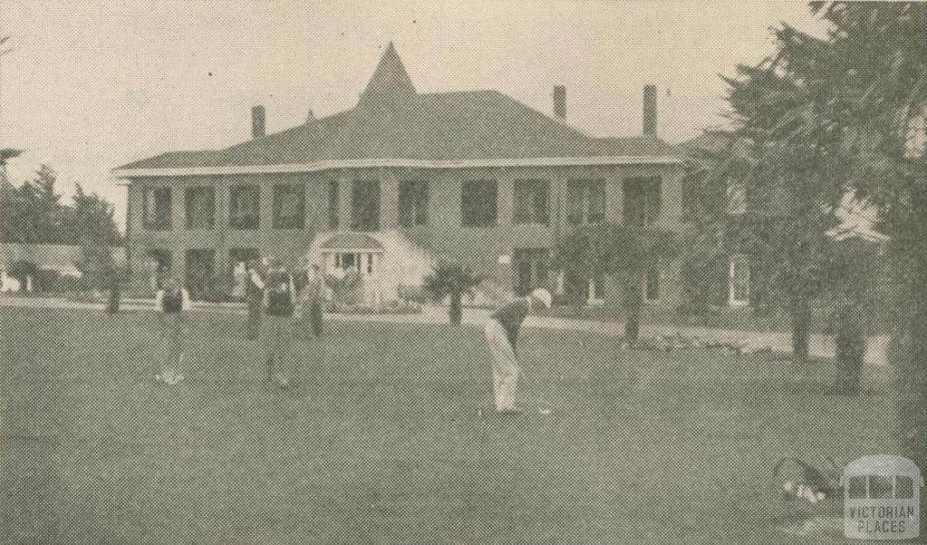 Patterson River Country Club Golf House, Carrum, 1947-48