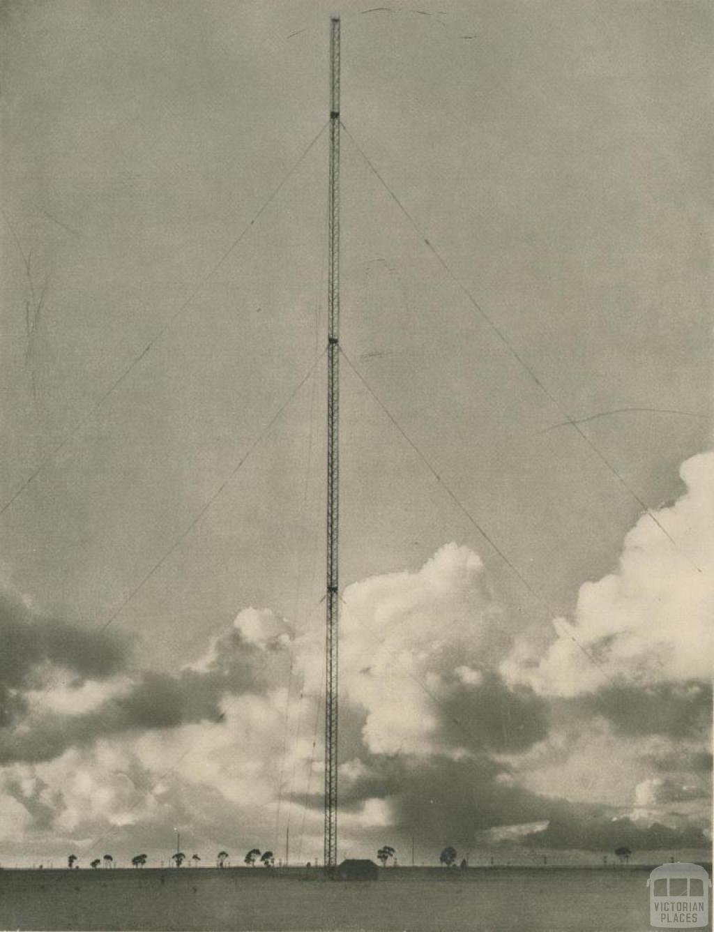 700 ft wireless mast at St Albans, Stations 3AR and 3LO, 1956