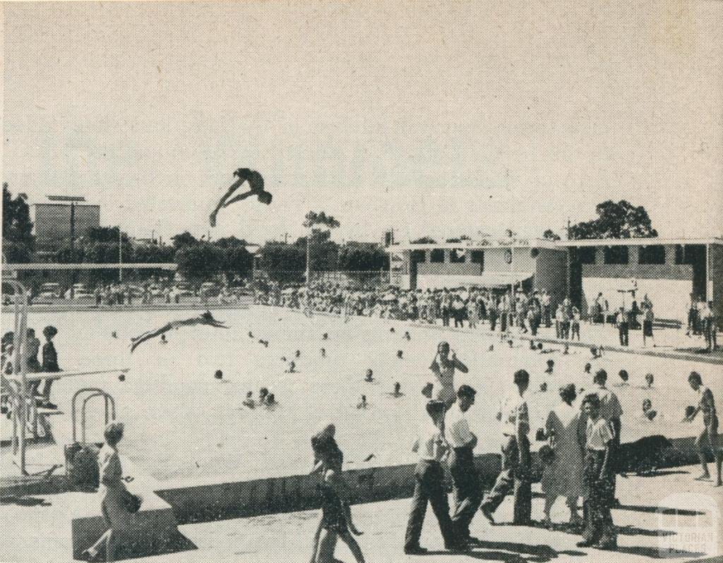 The Olympic Swimming Pool (War Memorial), Horsham, 1960