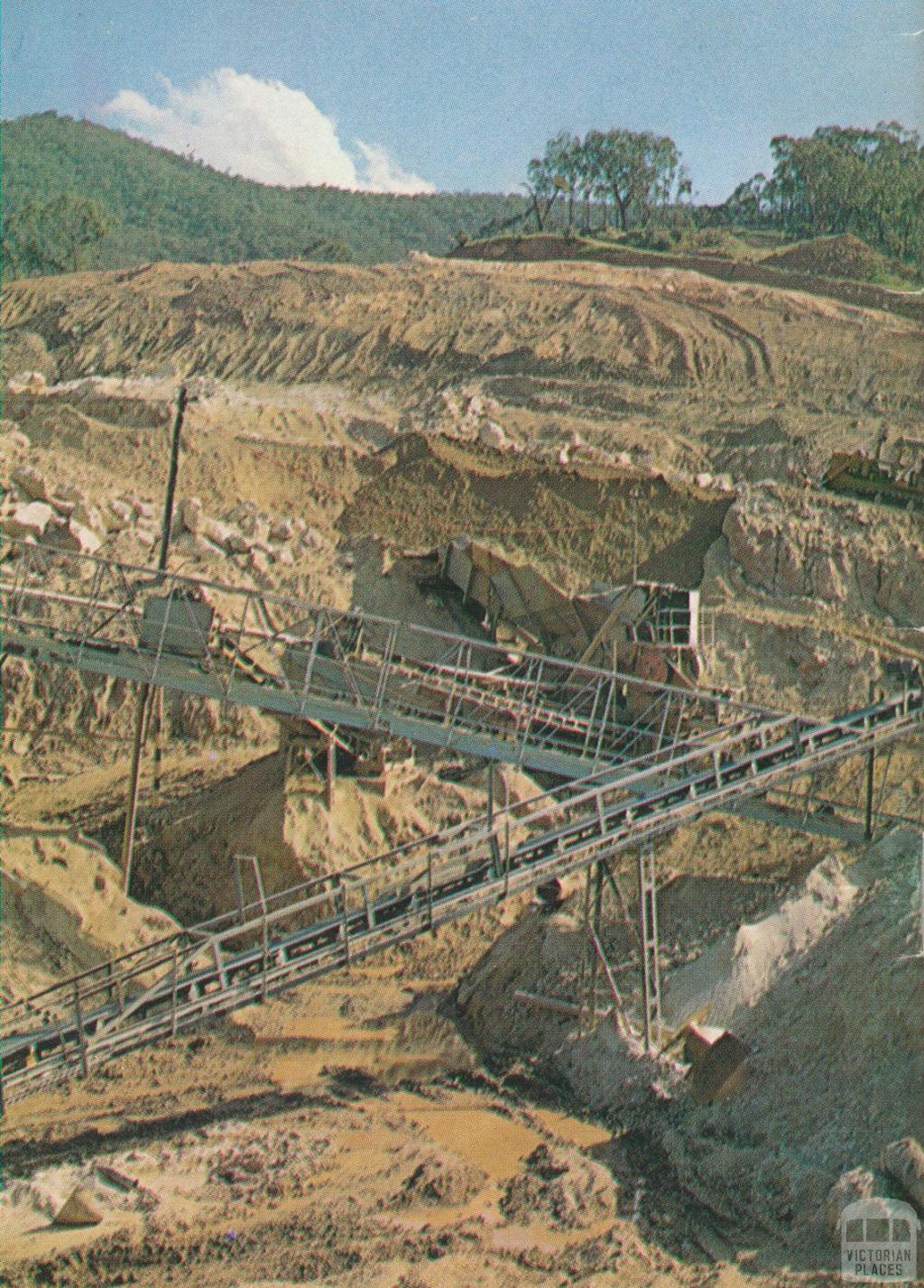 Open-cut tin mining operations, Walwa, 1970