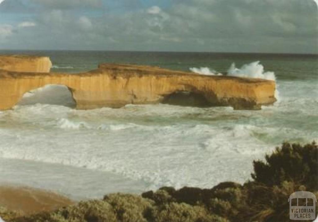The magnificent London Bridge west of Port Campbell
