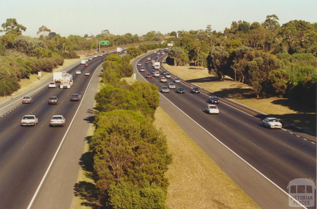 Monash Freeway from Middleborough Road towards Melbourne city, 2000