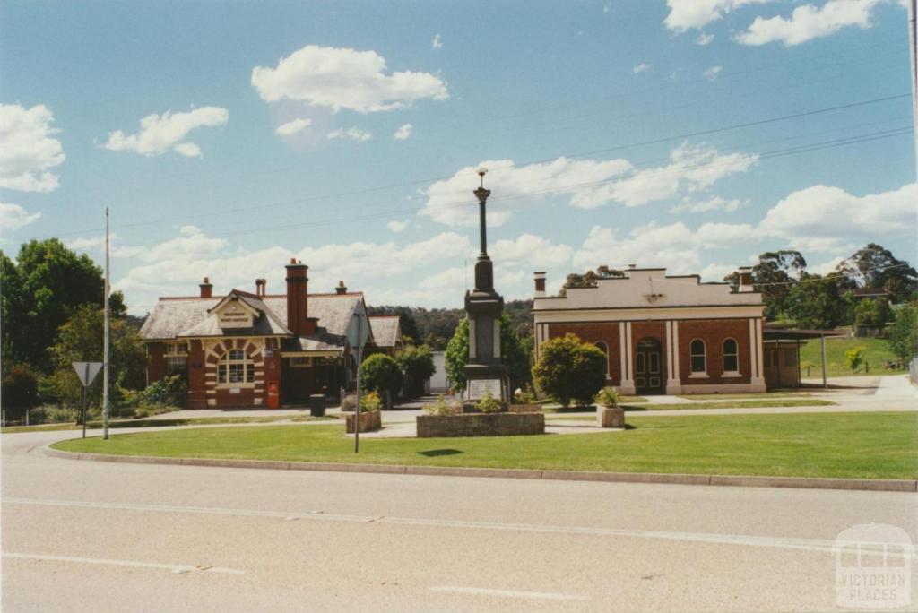 Bruthen, 2001