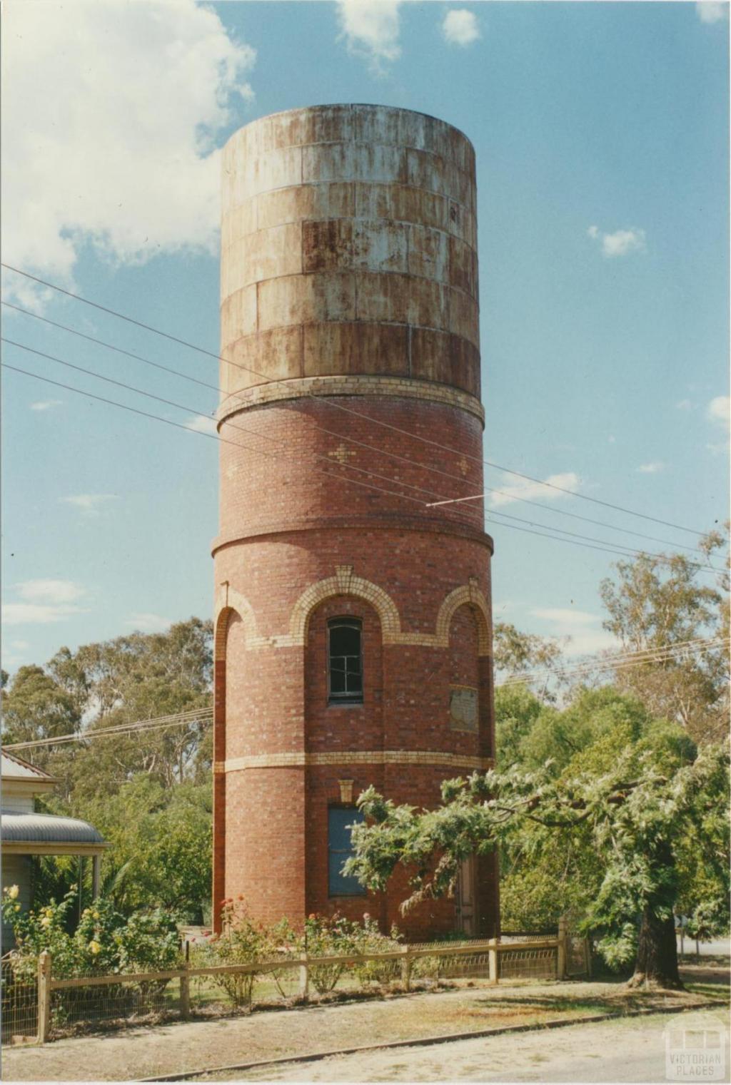 Elmore, 2002