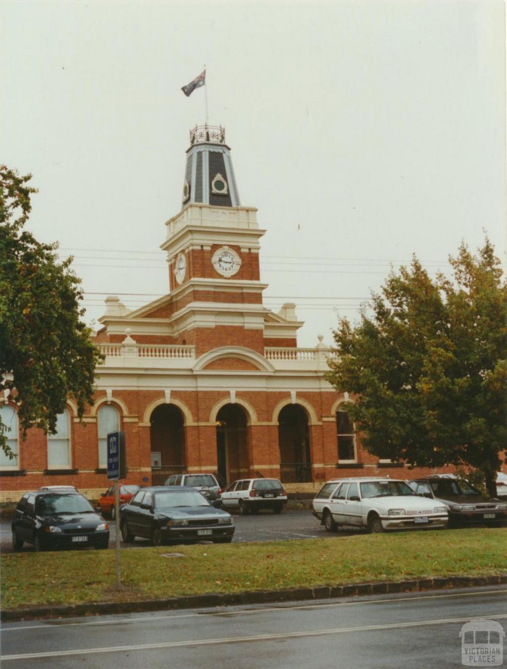 Buninyong court house and town hall, 2002