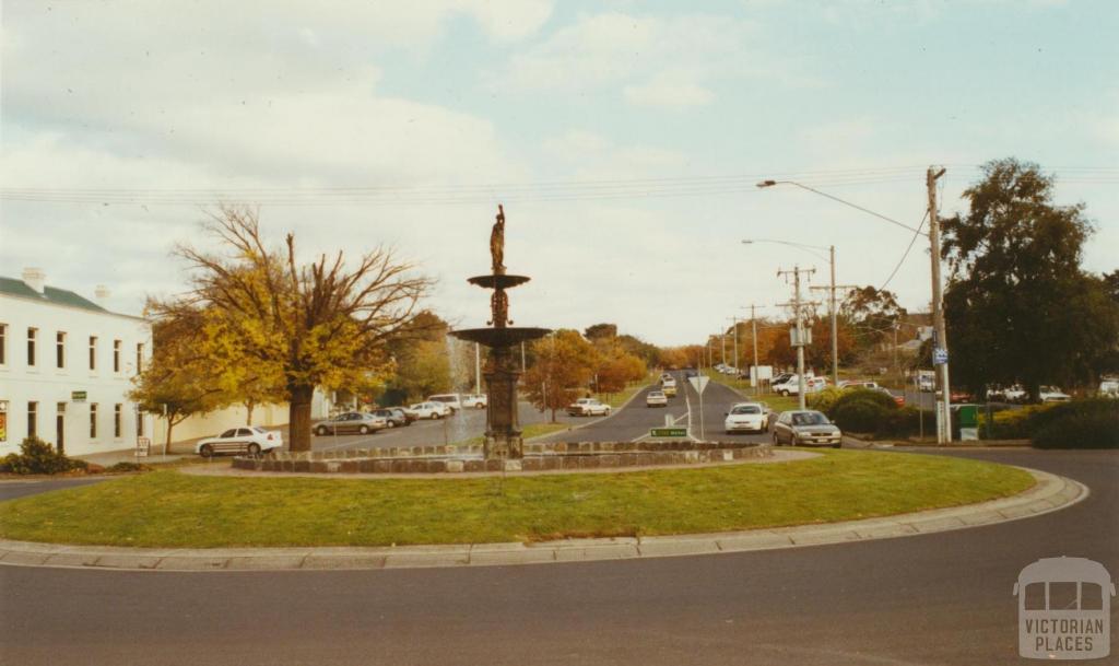 Aitken Street and Melbourne Road, Gisborne, 2002