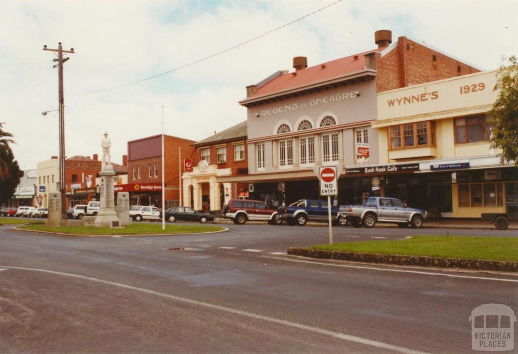 Commercial Road, Yarram, 2003