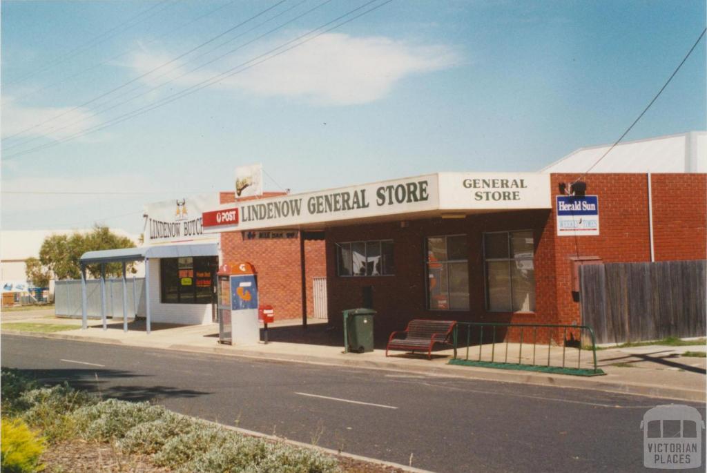 Lindenow general store, 2004