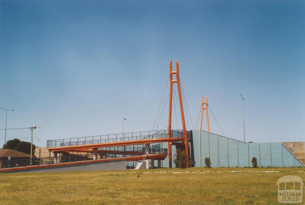 Cameron Avenue bridge, Laverton, 2006
