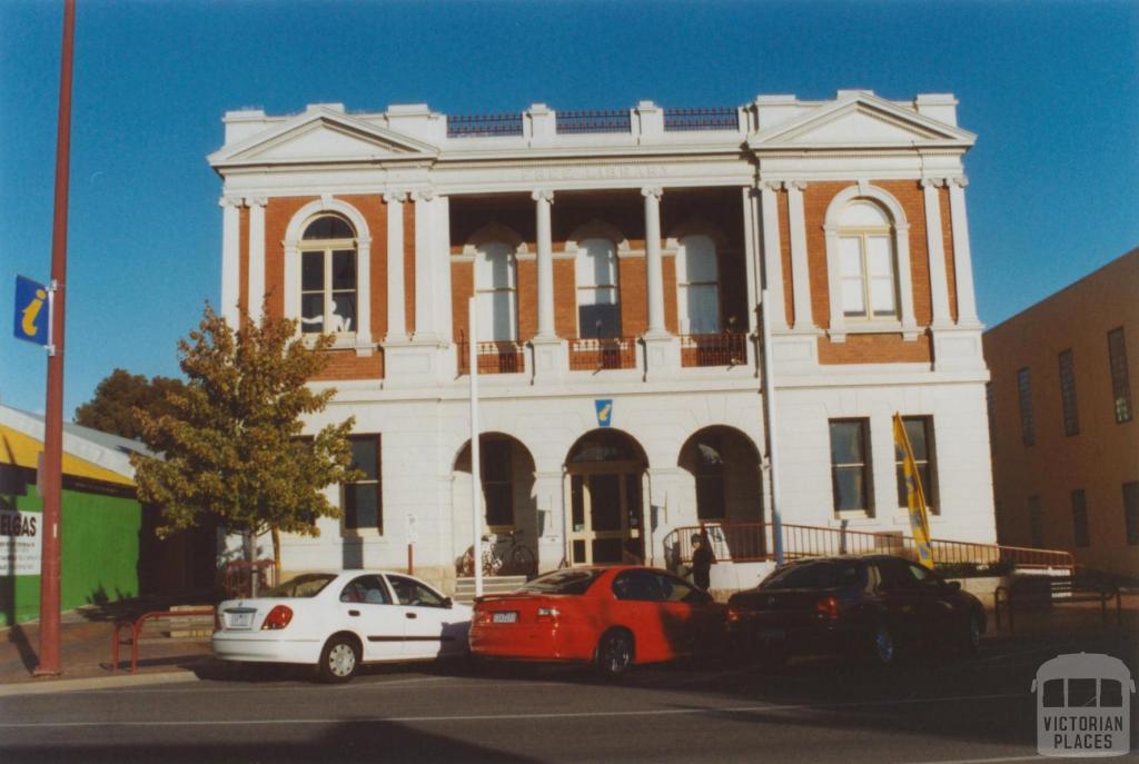 Wangaratta free library, Murphy Street, 2010