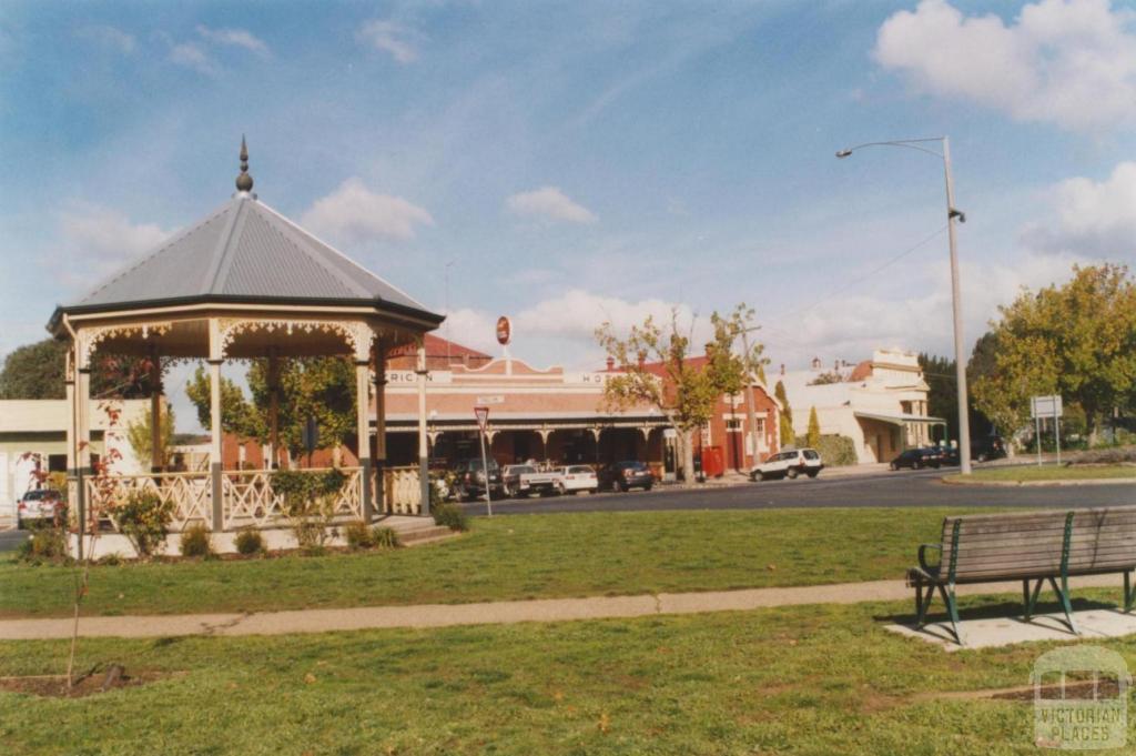 Bandstand and American Hotel, Creswick, 2010