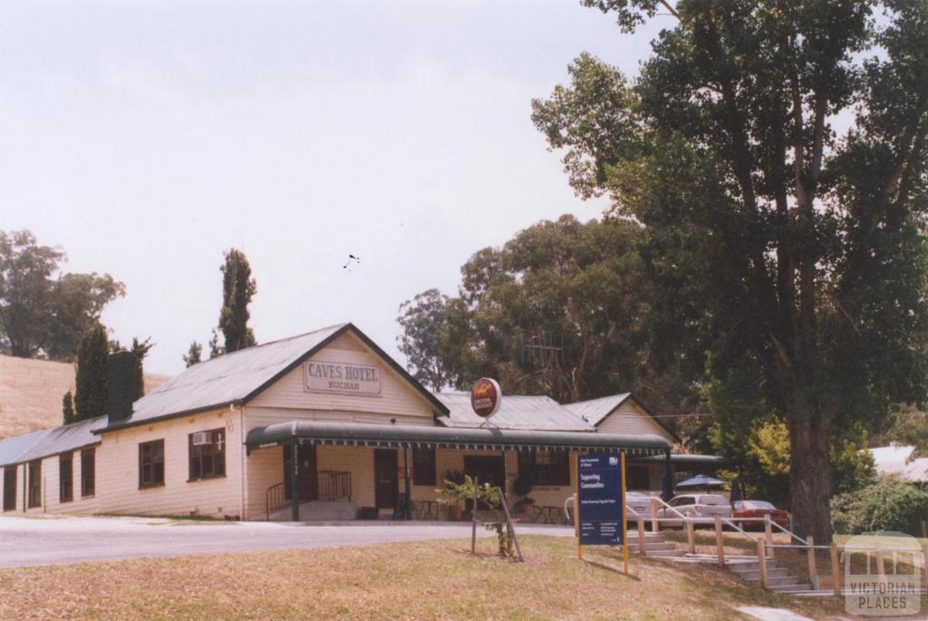 Caves Hotel, Buchan, 2011