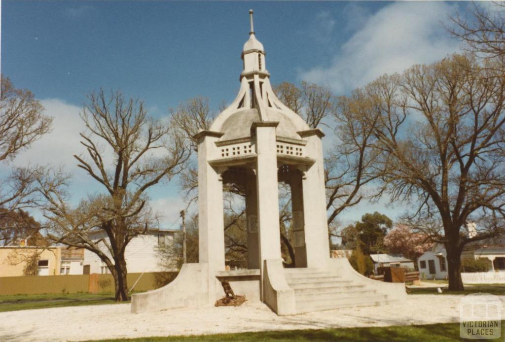 War Memorial, Beaufort, 1980