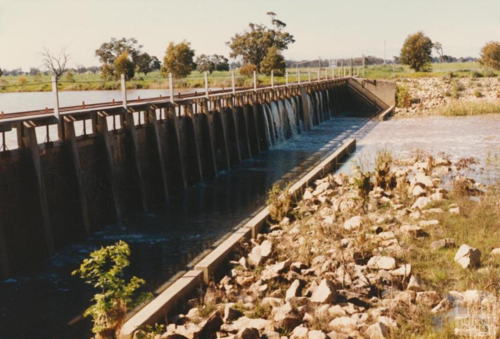 Weir, Wimmera River, Horsham, 1980