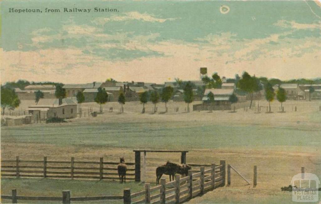 Hopetoun from Railway Station