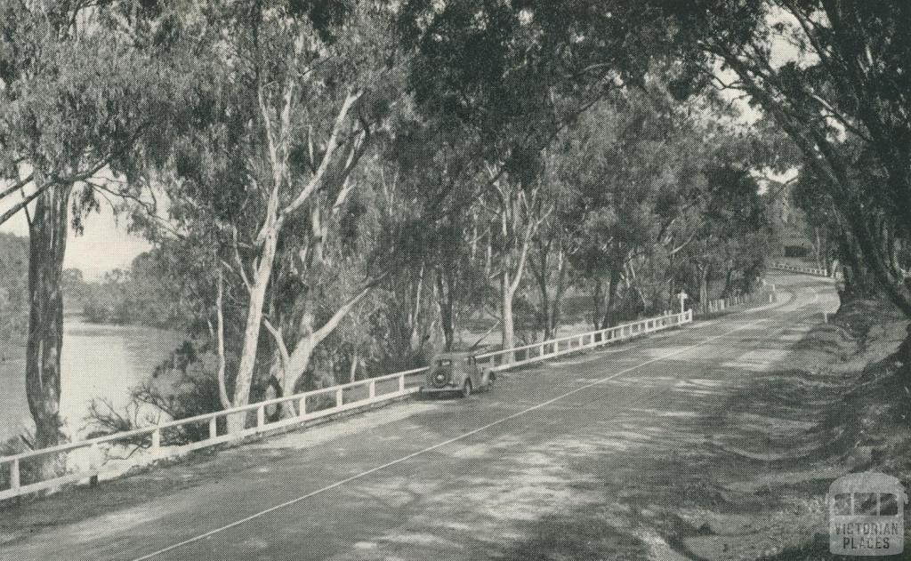 Hume Highway, showing the Goulburn River, Seymour