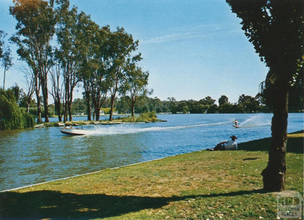 Water skiing on Lake Victoria, Shepparton