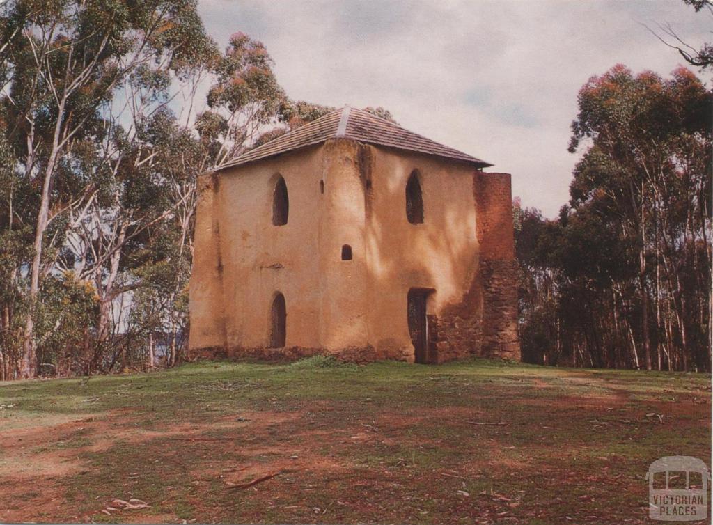 Bear's Castle, Yan Yean